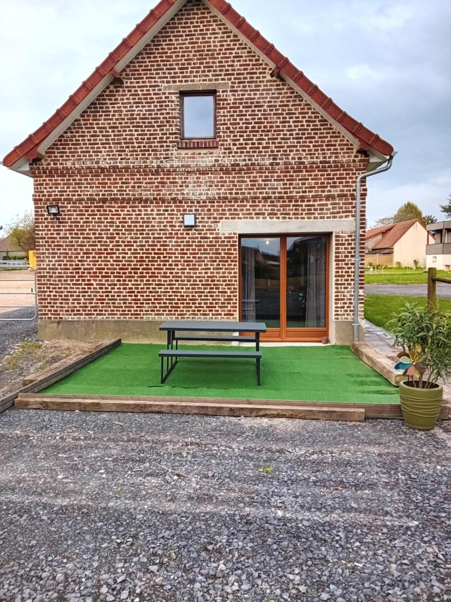 Gite Ferme Du Marronnier Derchigny 외부 사진